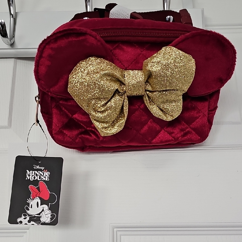 Disney Minnie Mouse Red Quilted Bag with Gold Bow. Disney By Bioworld.